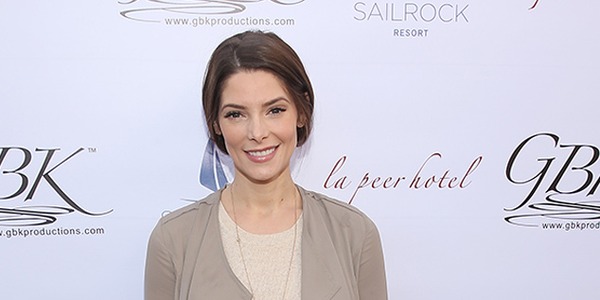 Ashley Greene From 2020 Golden Globes Party Pics E News Canada